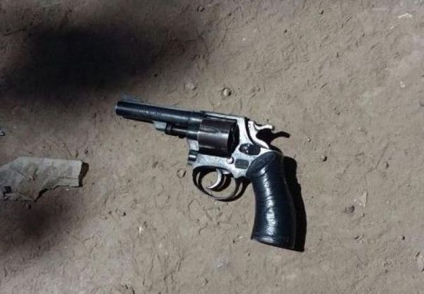 Arma cayó al suelo, disparó e hirió a funcionario de estancia