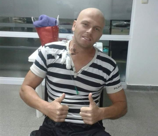 Crónica / VILLARRIQUEÑO TUVO QUE IR A ARGENTINA Y ESTUVO SOLO DURANTE SU BATALLA POR LA VIDA
