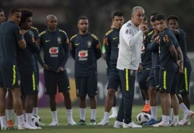 Crónica / Brasil calienta su defensa contra el ataque