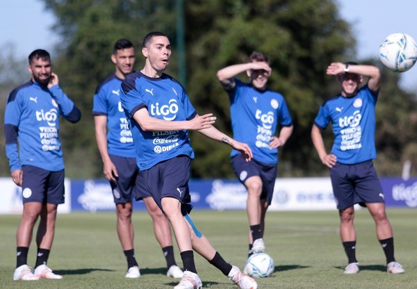 Crónica / La Albirró se va armando para trancar con charrúas