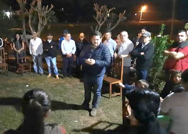 Diputado incumple  protocolo sanitario en sus reuniones - Nacionales - ABC Color