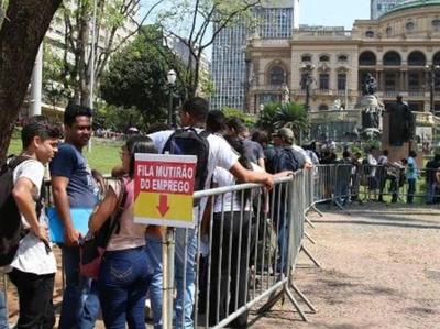 Brasil con casi 15 millones de desempleados