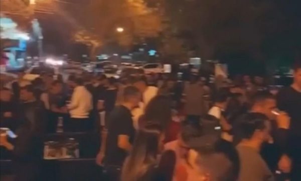 Aglomeración y descontrol total en avenida convertida en peatonal