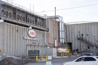 JBS sufre ataque informático que paraliza su producción en Australia, EE.UU. y Canadá