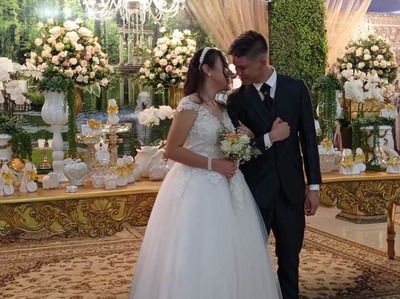 Venta de mbeju permitió a pareja casarse
