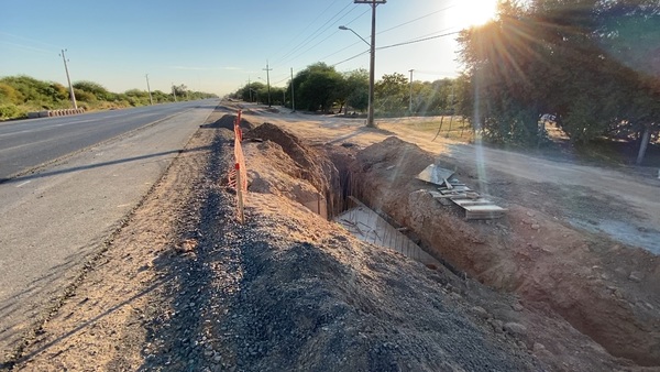 Continúan trabajos de alcantarillado en Villa Choferes del Chaco