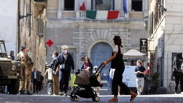 Con 20 % de su población vacunada, Italia se prepara para eliminar toque de queda