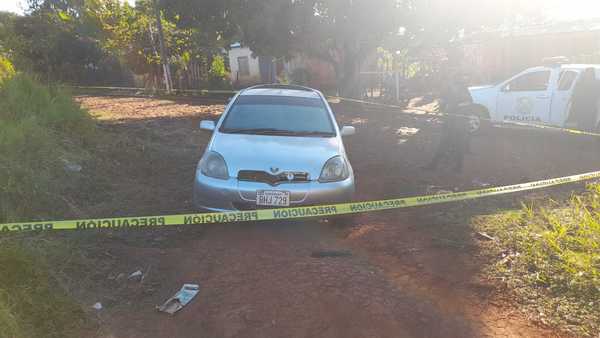 Abandonan vehículo que fue hurtado - La Clave