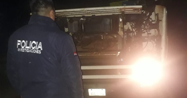 La Nación / Atacan a camioneros por supuestamente no sumarse al paro