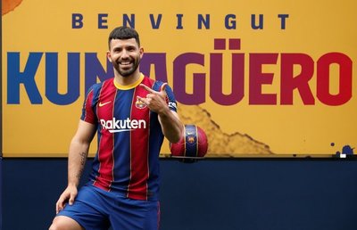 El Kun Agüero es oficialmente jugador del Barcelona