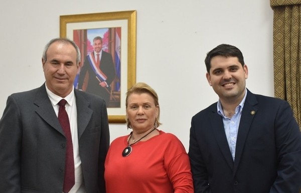Celebran trascendental logro de Paraguay tras designación de Hugo Idoyaga como titular de la OIE