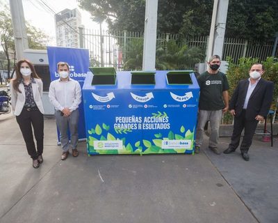 El Banco Basa apoya el reciclaje inclusivo e instala un EcoPunto® en su Casa Matriz - ADN Digital