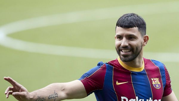 Kun: "Yo creo que Messi seguirá en el Barça; espero que sí"