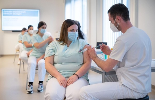 Estudiantes de medicina, del último año, podrán aplicarse la dosis anti-COVID - Megacadena — Últimas Noticias de Paraguay