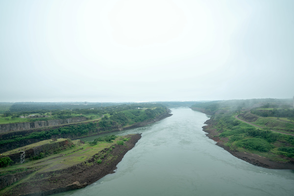 Itaipú concluyó operación “ventana de agua”, para facilitar navegación por el río Paraná - MarketData
