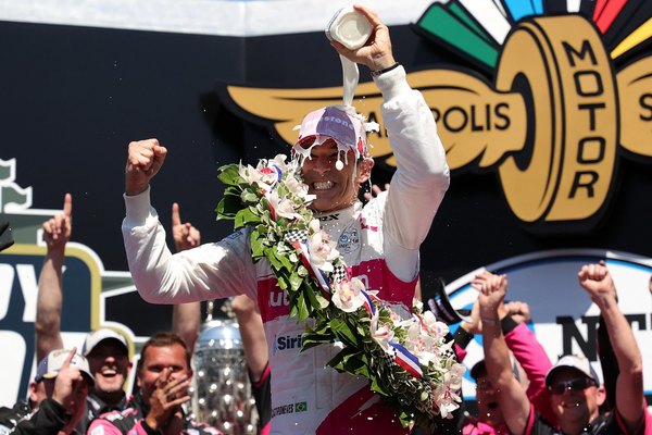 Castroneves conquista la cima de las 500 Millas de Indianápolis