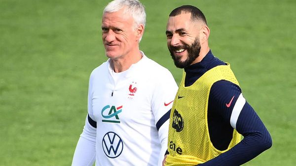 Deschamps explica por qué decidió volver a convocar a Benzema