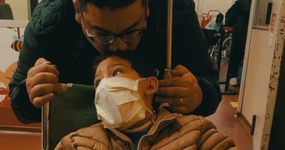 La Nación / Manuelito perdió a su padre por COVID-19 y ahora necesita ayuda para viajar por su tratamiento
