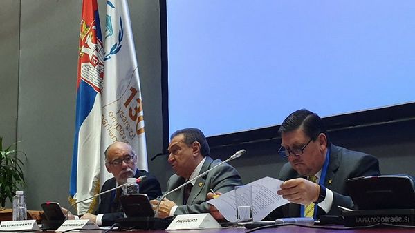 Llano denuncia a Covax y lo acusa de estafa por no proveer vacunas