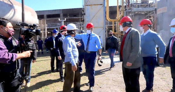 La Nación / El Presidente celebra producción de oxígeno en planta de Acepar