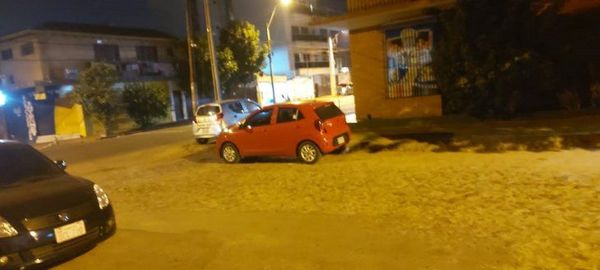 Hombre fue baleado tras defender a una mujer de un robo - Noticiero Paraguay