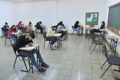 Becas Itaipu-Becal: Más de 1.600 postulantes aprobaron examen y pasan a evaluación socioeconómica