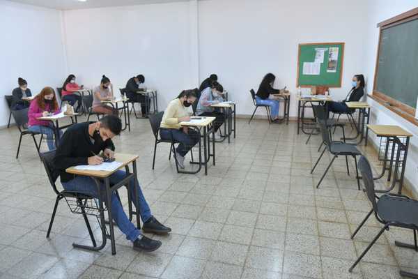 Becas Itaipu-Becal: Más de 1.600 postulantes aprobaron examen y pasan a evaluación socioeconómica