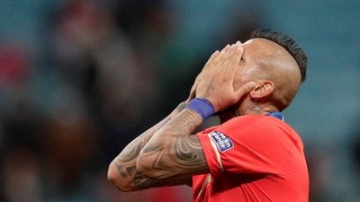 Arturo Vidal; hospitalizado por COVID-19 y baja ante Argentina en Eliminatorias