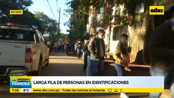 Filas de hasta dos cuadras en sede de Identificaciones - ABC Noticias - ABC Color