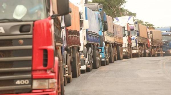 Continúa el paro de camioneros y advierten con endurecer la medida – Prensa 5