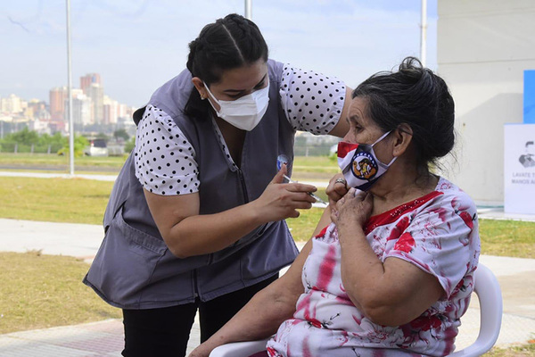 Coronavirus: Las vacunas no tienen componentes metálicos ni magnéticos | OnLivePy