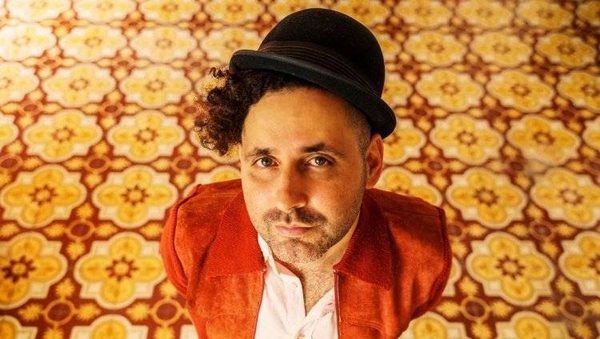 Diario HOY | El exintegrante de Calle 13 Eduardo Cabra lanza su primer EP en solitario