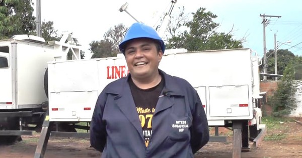La Nación / Ejemplo de superación: la primera mujer que se capacita para operar grúas e hidroelevadores