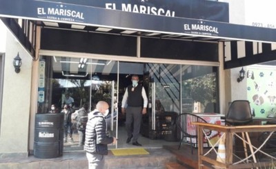 Clausuran barbería "El Mariscal" por falta de patente comercial