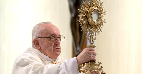 La Nación / Papa tipifica el delito de pedofilia cometido por sacerdotes