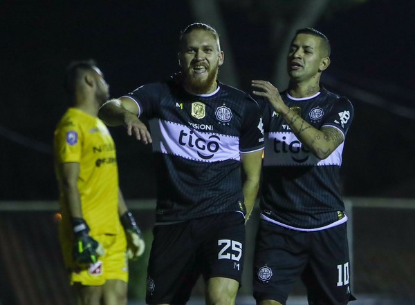 “Isidro Pitta hasta hoy no se va a ningún lugar”, dice directivo de Olimpia