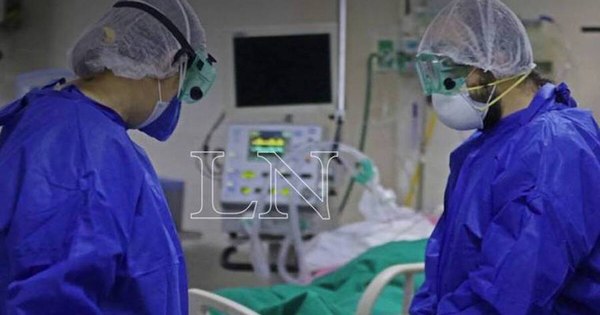 La Nación / Médicos residentes están sin cobrar a pesar de ganar G. 6.000 la hora y ser de primera línea