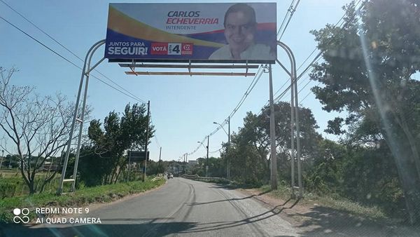 Echeverría pagó por un cartel ubicado de manera ilegal