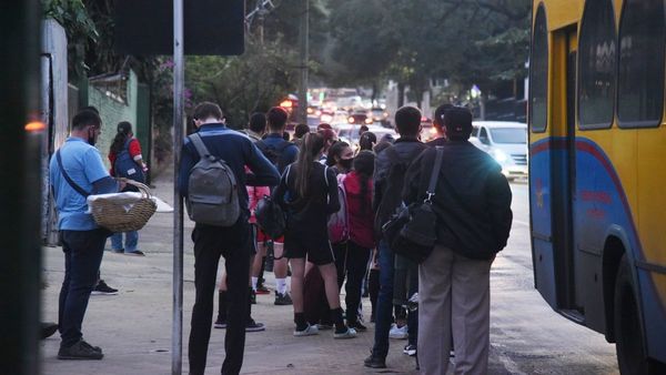 Se acentúan reguladas tras desacuerdo de transportistas