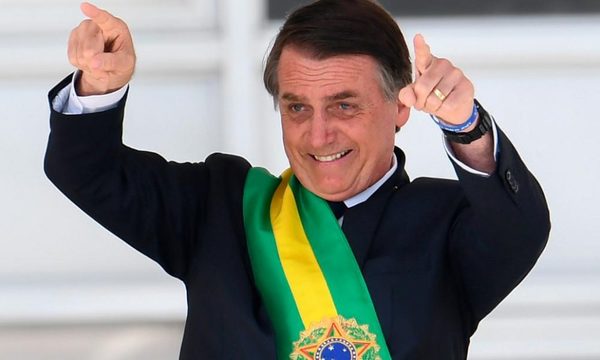 Bolsonaro afirma que, si depende de él, “habrá Copa América en Brasil”