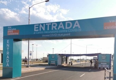Diario HOY | Vacunatorios vacíos: médico plantea salir casa por casa o liberar la vacunación