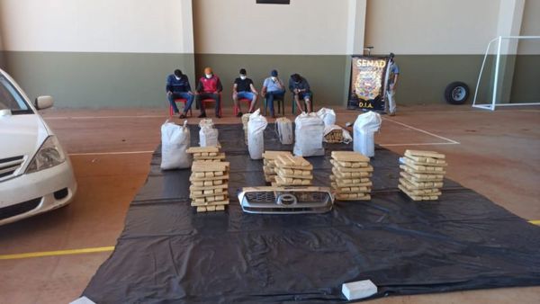 Agentes de la SENAD incautan marihuana y detienen a 5 personas