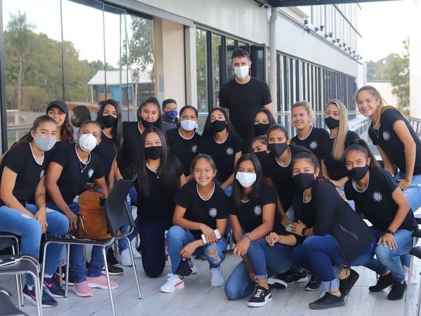 También es histórico: el plantel Femenino concentra en la Villa - Olimpia - ABC Color