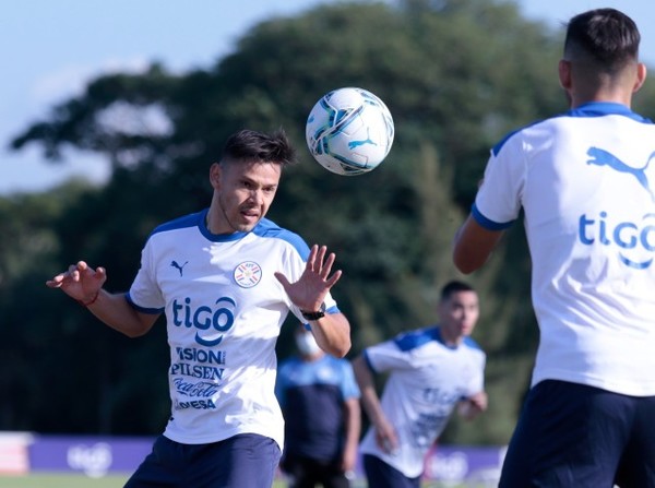 La Albirroja culminó sus preparativos para enfrentar a Uruguay - APF
