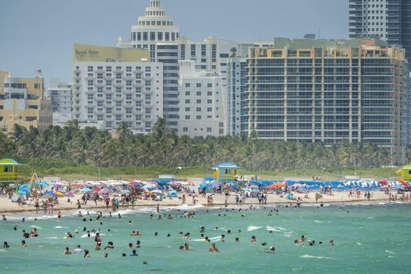 Consulado paraguayo en Miami se jacta de vacunación con dosis de por sí gratuitas y accesibles - Nacionales - ABC Color