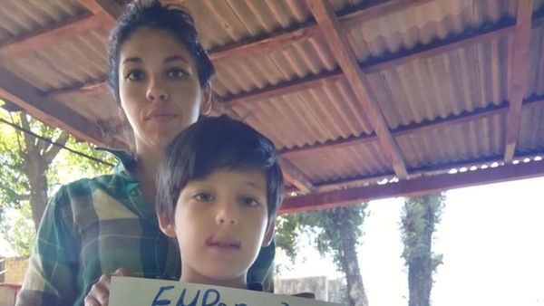 Venden empanadas a 2 mil'i "pro-cirugía" para niño de 10 años