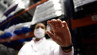 Dedos cruzados: esta semana llegarían más vacunas contra el covid y lunes bajarían franja etaria para inocularse - ADN Digital
