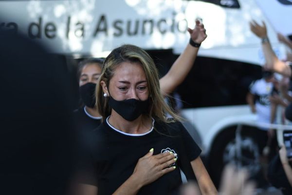 Olimpia Femenino y el aliento de los hinchas en Para Uno - Olimpia - ABC Color