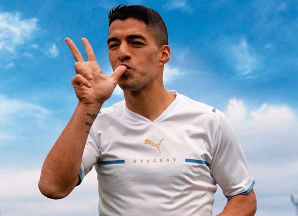 Camiseta alternativa genera malestar entre los hinchas uruguayos | OnLivePy
