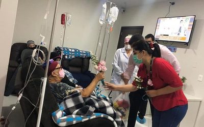 Organizan pollada para cubrir gastos de pacientes oncológicos